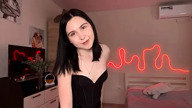 MyraLitterers online show from April 2026 03:38:02 PM