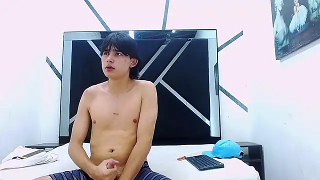 Tom 0001 online show from October 2025 09:38:01 PM