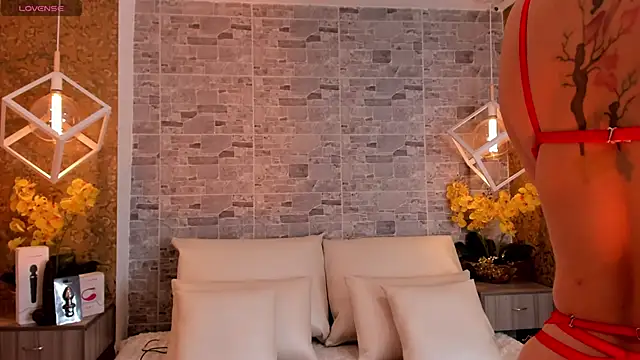 Catalina-Thompson online show from November 2025 12:07:02 PM