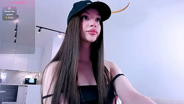 Snapshot of khloeforever chatting on February 2026 10:15:01 PM khloeforever online show from February 2026 10:15:01 PM