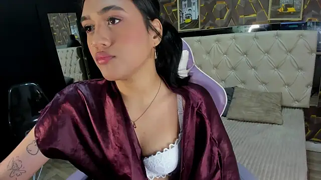 blueeskhy online show from October 2025 07:03:01 PM