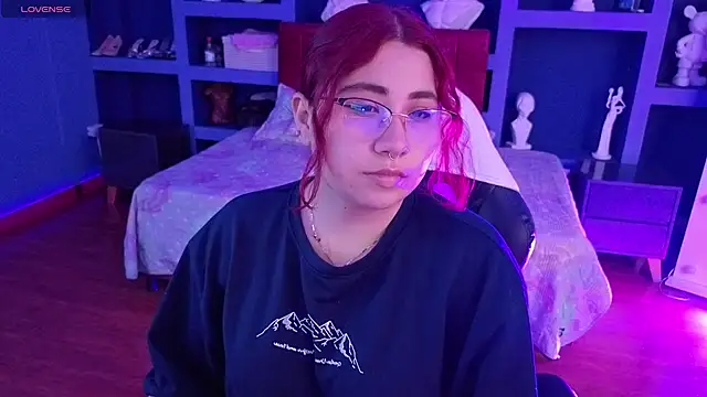 littlee red online show from January 2026 09:07:02 PM