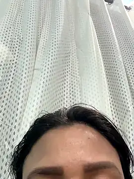 Snapshot of heenashai chatting on November 2025 03:14:02 PM heenashai online show from November 2025 03:14:02 PM