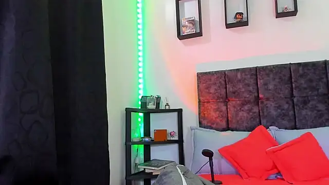 Theo Noxxx online show from October 2025 06:45:02 PM