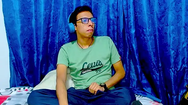 DavTwink3100 online show from February 2026 02:04:01 AM