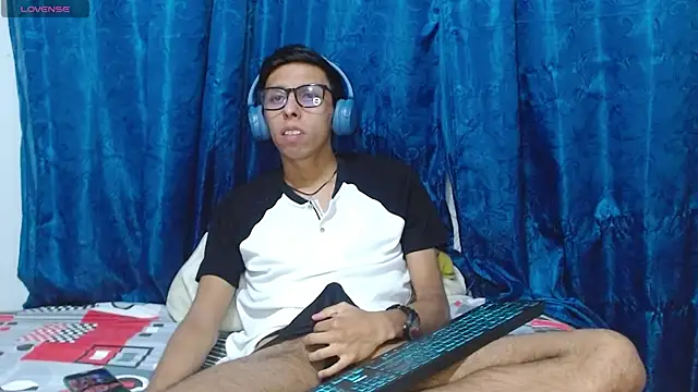 DavTwink3100 online show from April 2026 02:11:01 AM