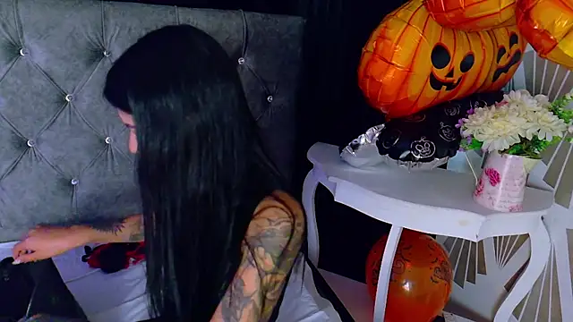 Snapshot of Scarlett_Keller chatting on October 2025 01:02:02 PM Scarlett Keller online show from October 2025 01:02:02 PM