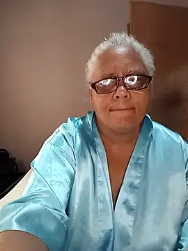 juicyboode online show from December 2025 05:14:01 AM