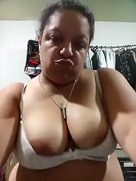 Alondrabb80 online show from November 2025 04:01:02 AM