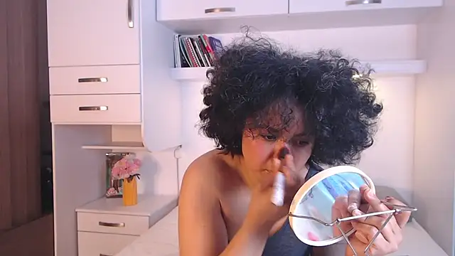 MartiRuis10 online show from November 2025 07:01:02 PM