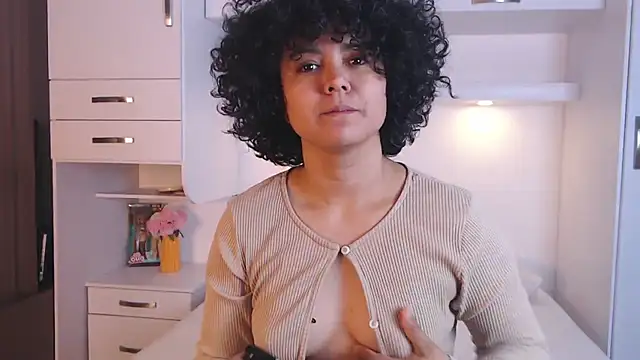 MartiRuis10 online show from November 2025 08:44:01 PM