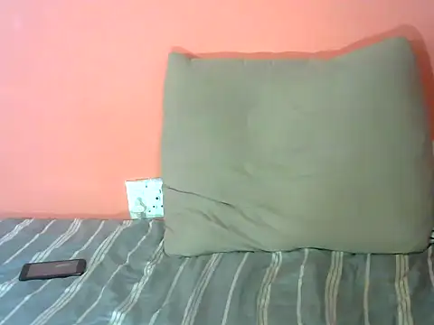 Snapshot of SexySlender_ chatting on October 2025 01:56:01 PM SexySlender online show from October 2025 01:56:01 PM