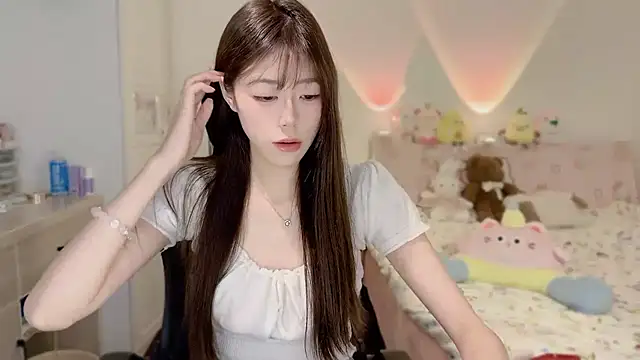 Snapshot of Onecutelittle chatting on November 2025 01:37:01 AM Onecutelittle online show from November 2025 01:37:01 AM