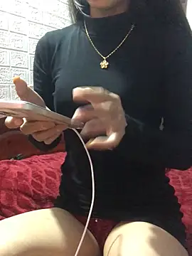 Snapshot of Kylie_beem chatting on November 2025 01:44:02 AM Kylie beem online show from November 2025 01:44:02 AM