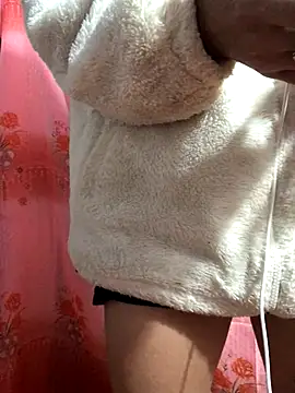 Snapshot of Kylie_beem chatting on December 2025 01:54:01 AM Kylie beem online show from December 2025 01:54:01 AM