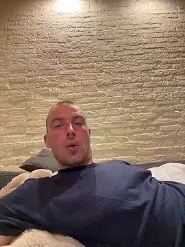 Rotteei1 online show from November 2025 08:42:02 PM