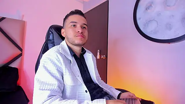 mike 257 online show from November 2025 12:05:02 PM