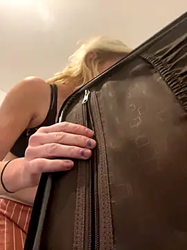 milfdawn online show from October 2025 11:31:01 PM