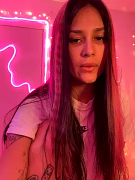 Snapshot of Mia_Miaww chatting on October 2025 02:01:02 AM Mia Miaww online show from October 2025 02:01:02 AM