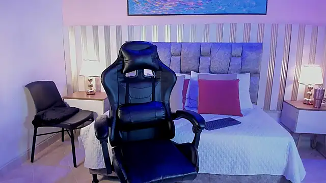 Arya Ali  online show from November 2025 03:30:02 AM