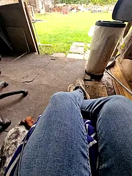 bbyxklaus online show from October 2025 12:28:01 PM