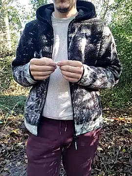 bbyxklaus online show from November 2025 12:59:03 PM