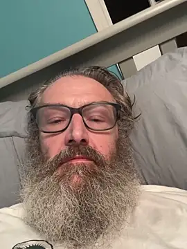 EazyRyder1976 online show from October 2025 03:18:02 AM
