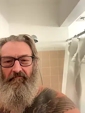EazyRyder1976 online show from October 2025 08:31:01 PM