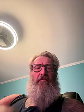 EazyRyder1976 online show from October 2025 11:45:02 PM