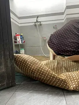 HinayLa online show from April 2026 01:47:01 AM