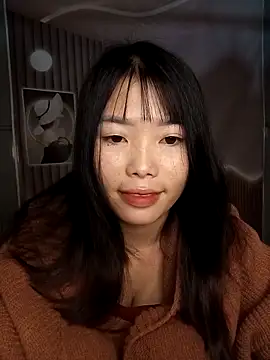 Snapshot of Fish_yellow chatting on November 2025 08:19:01 PM Fish yellow online show from November 2025 08:19:01 PM