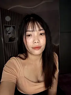 Snapshot of Fish_yellow chatting on November 2025 01:00:01 PM Fish yellow online show from November 2025 01:00:01 PM