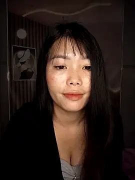 Snapshot of Fish_yellow chatting on November 2025 08:18:01 PM Fish yellow online show from November 2025 08:18:01 PM