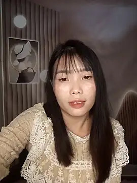 Snapshot of Fish_yellow chatting on November 2025 01:33:02 PM Fish yellow online show from November 2025 01:33:02 PM