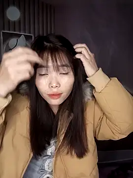 Snapshot of Fish_yellow chatting on November 2025 10:31:01 PM Fish yellow online show from November 2025 10:31:01 PM