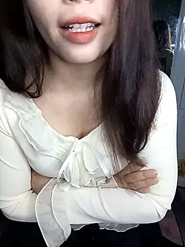 Snapshot of Fish_yellow chatting on November 2025 02:17:01 PM Fish yellow online show from November 2025 02:17:01 PM