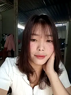 Snapshot of Fish_yellow chatting on December 2025 01:10:01 AM Fish yellow online show from December 2025 01:10:01 AM