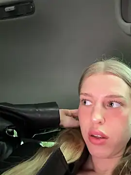 kira mia online show from May 2026 05:40:01 PM