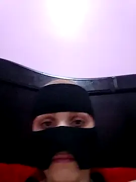 Snapshot of SandyAmr chatting on November 2025 08:31:01 AM SandyAmr online show from November 2025 08:31:01 AM