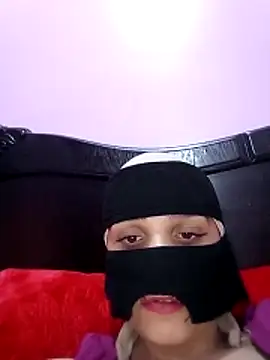 Snapshot of SandyAmr chatting on December 2025 08:41:02 AM SandyAmr online show from December 2025 08:41:02 AM