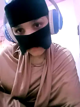 Snapshot of SandyAmr chatting on February 2026 09:24:02 AM SandyAmr online show from February 2026 09:24:02 AM