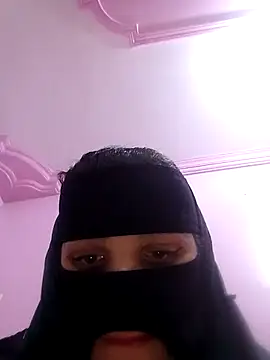 Snapshot of SandyAmr chatting on February 2026 07:51:01 AM SandyAmr online show from February 2026 07:51:01 AM