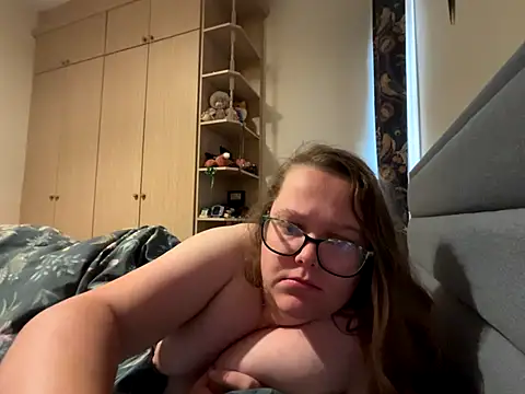 Snapshot of Scarletcum22 chatting on October 2025 08:59:01 AM Scarletcum22 online show from October 2025 08:59:01 AM