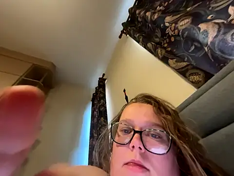 Snapshot of Scarletcum22 chatting on October 2025 07:43:02 AM Scarletcum22 online show from October 2025 07:43:02 AM