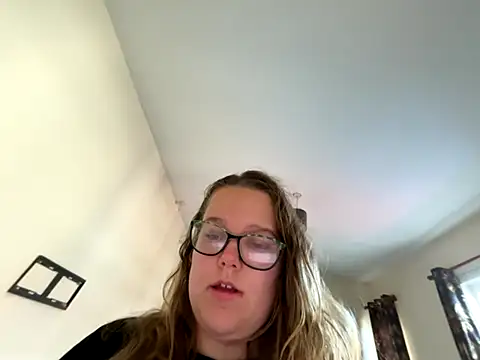 Snapshot of Scarletcum22 chatting on November 2025 08:28:02 AM Scarletcum22 online show from November 2025 08:28:02 AM