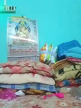 Hot-joyaa online show from December 2025 04:00:01 PM