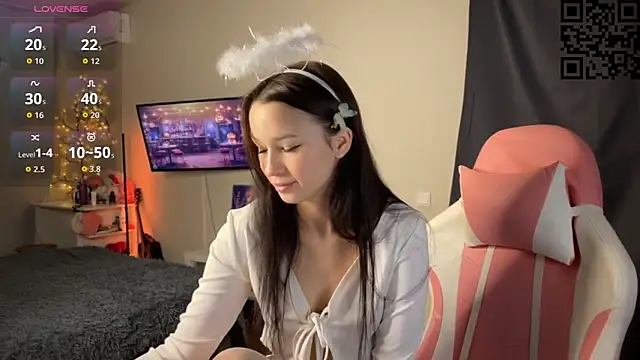 Snapshot of ella_simons chatting on October 2025 09:09:02 PM ella simons online show from October 2025 09:09:02 PM