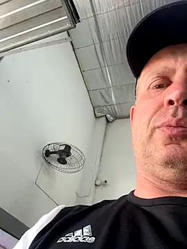 Snapshot of wellingtonmds chatting on October 2025 06:01:01 PM wellingtonmds online show from October 2025 06:01:01 PM