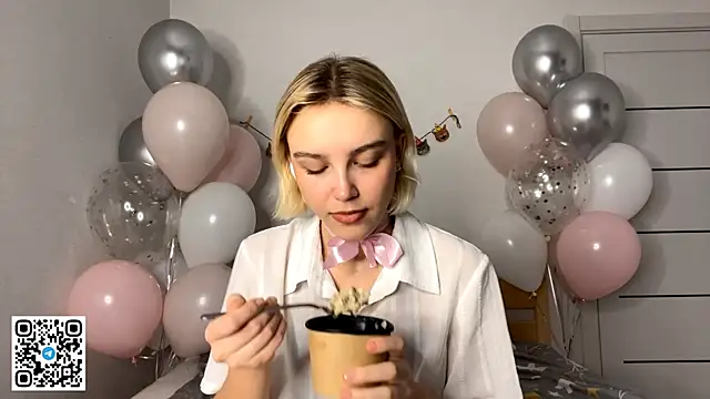 Snapshot of MelodyImam chatting on November 2025 03:45:02 PM MelodyImam online show from November 2025 03:45:02 PM