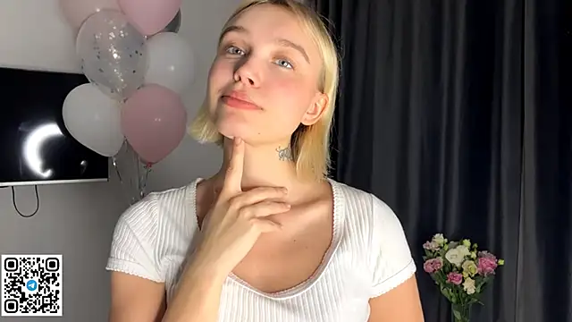 Snapshot of MelodyImam chatting on November 2025 03:22:02 PM MelodyImam online show from November 2025 03:22:02 PM